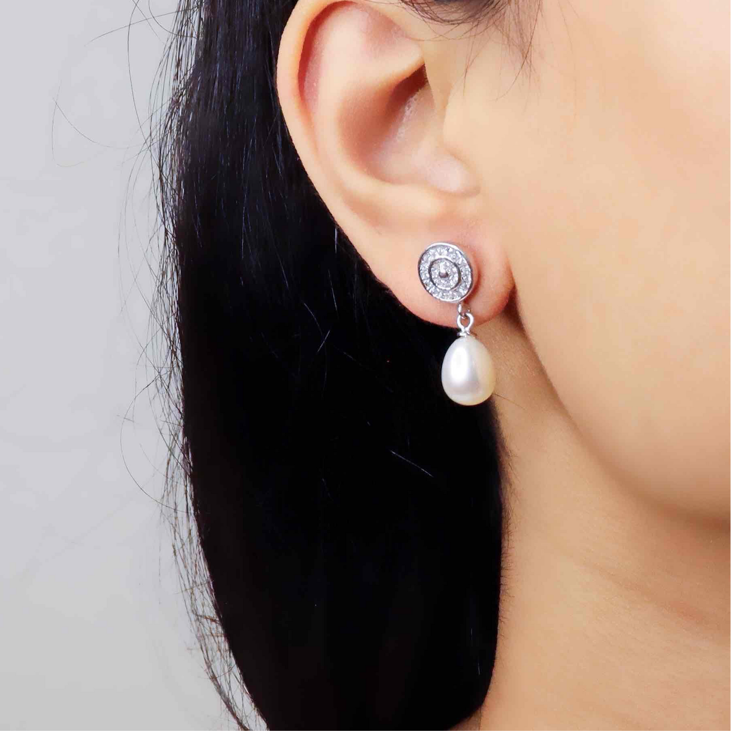 Dangling Pearl Earrings