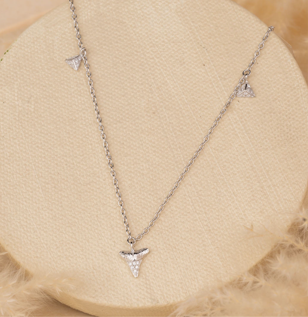 Silver Dangling Triangles Chain