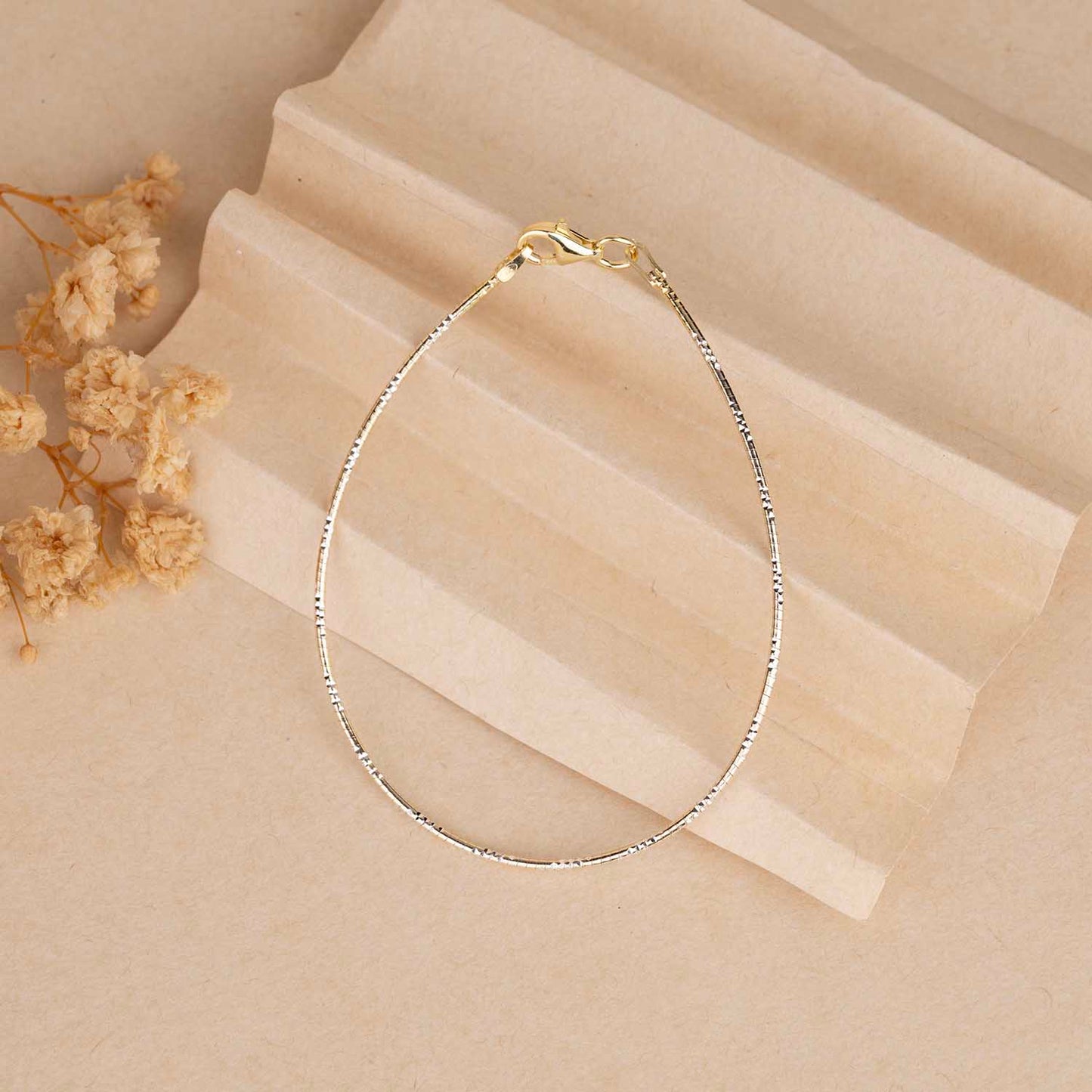 Sleek Gold Bracelet