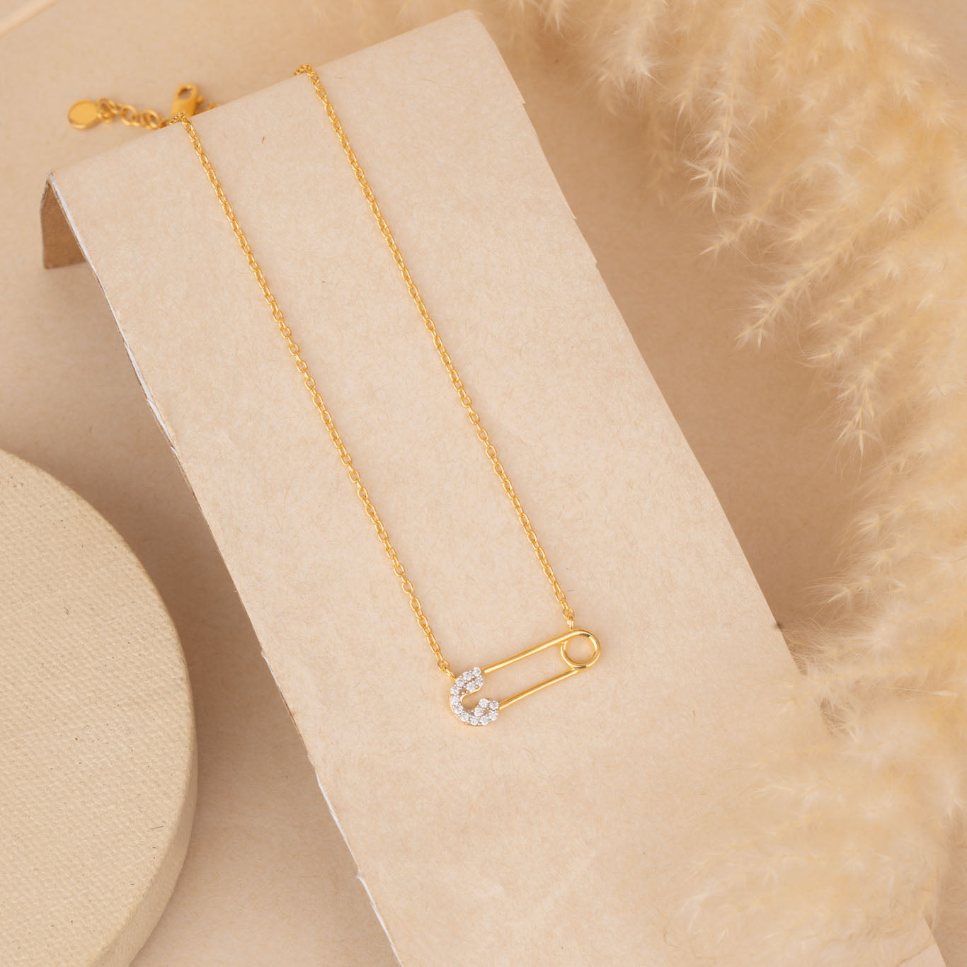 Golden Pin Neck Cahin