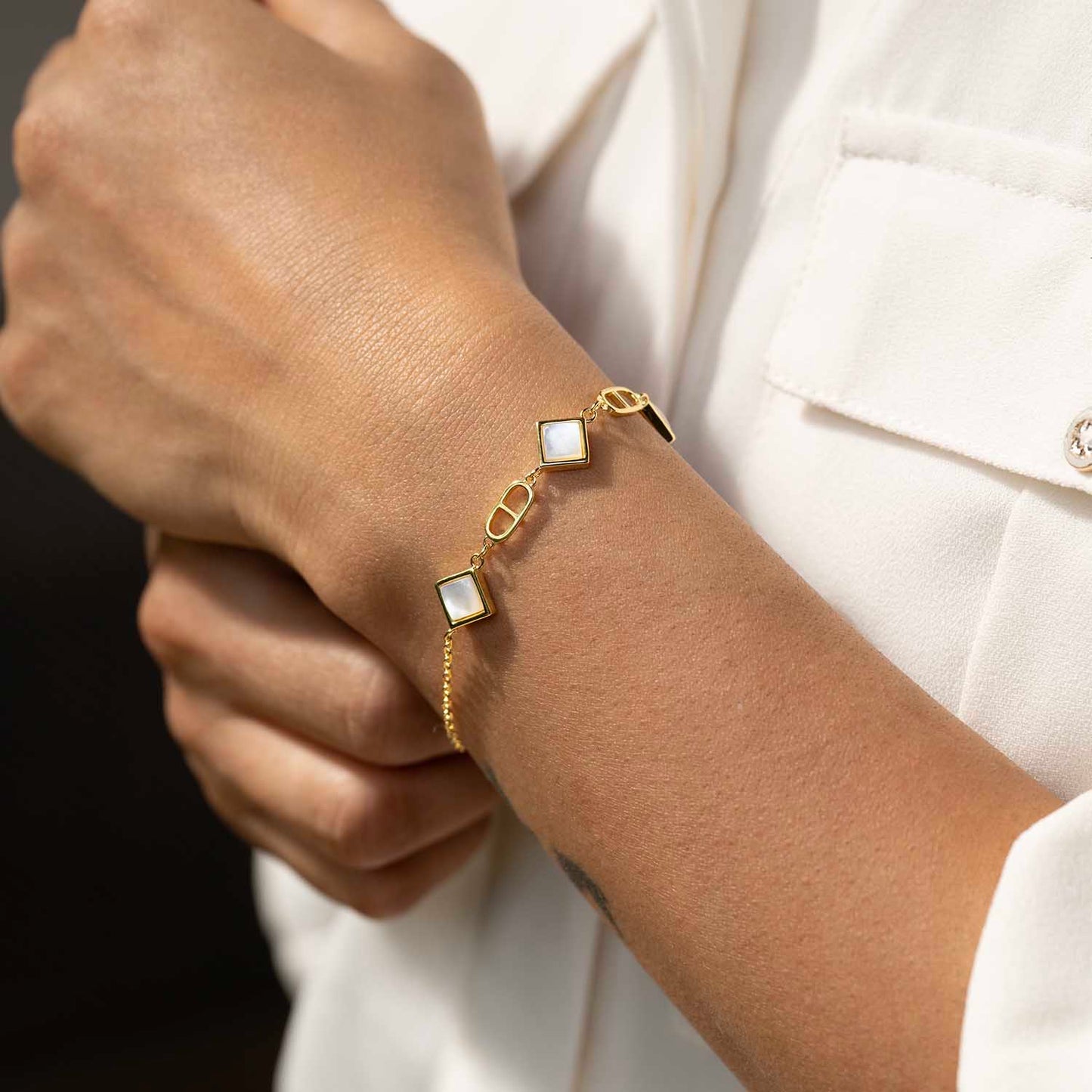 Minimal Gold Bracelet