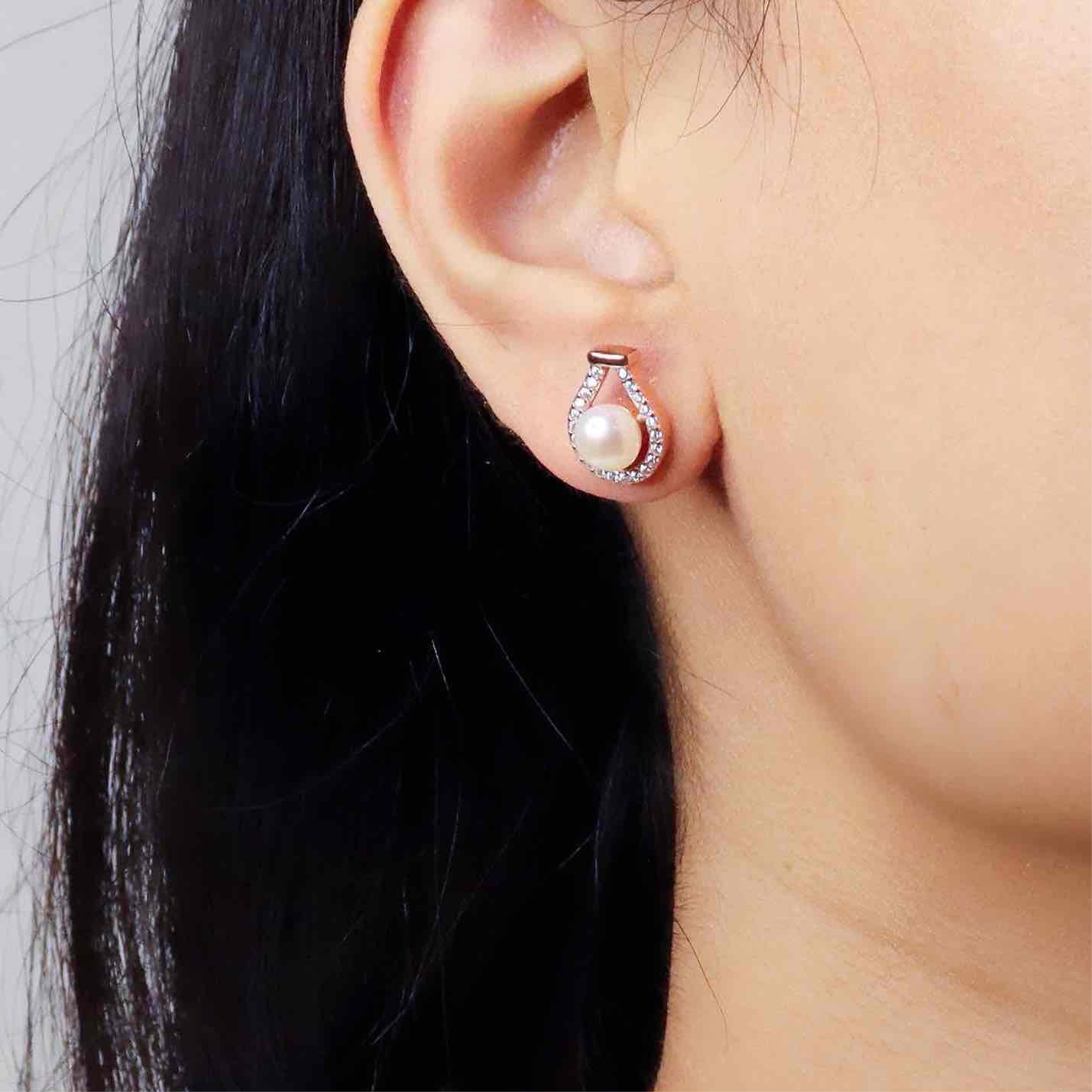 Pearl Studs