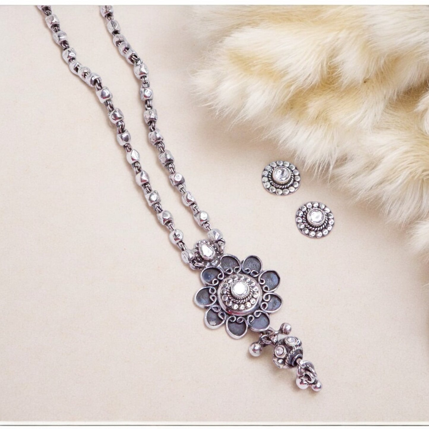 Sleek Silver Necklace