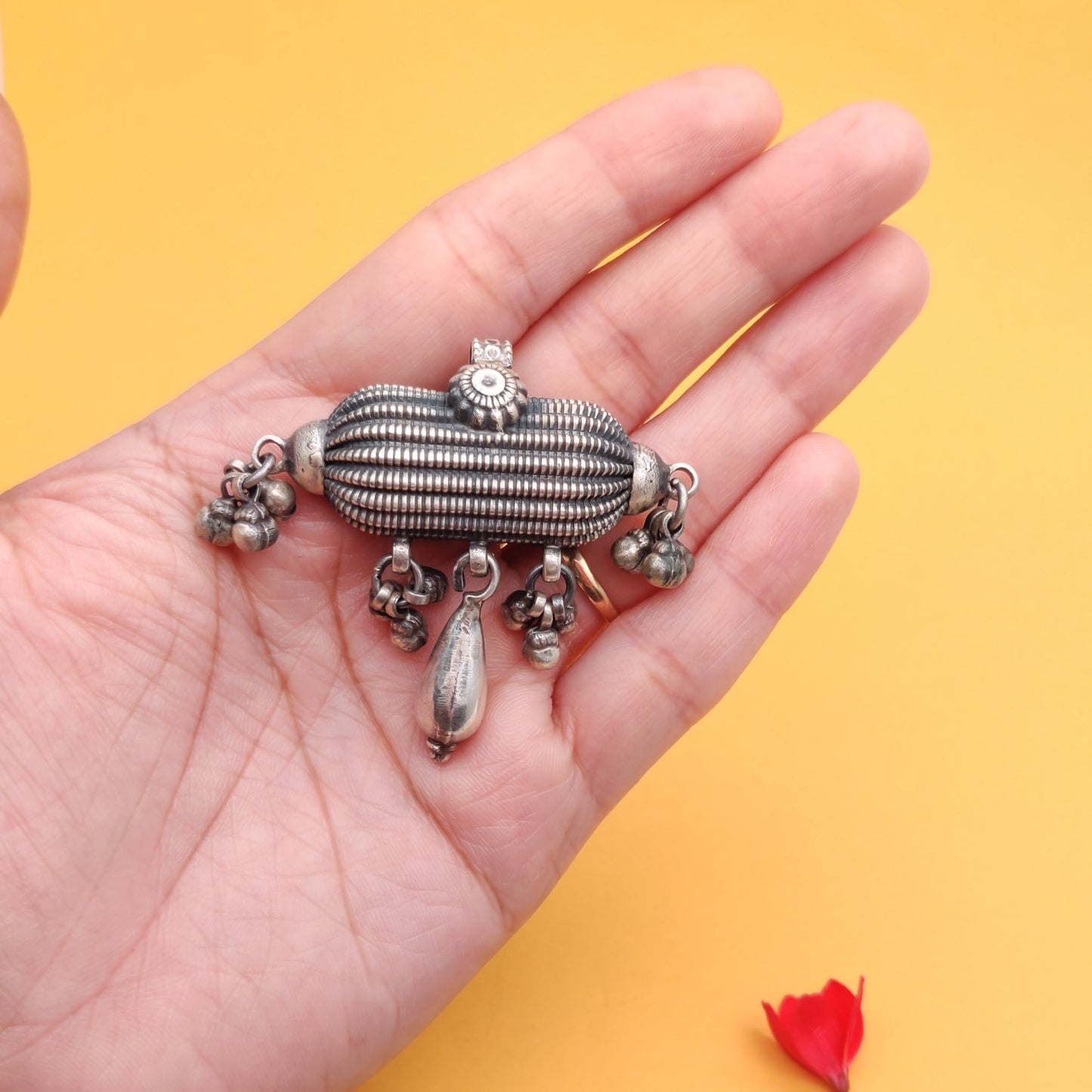 mangalsutra pendant