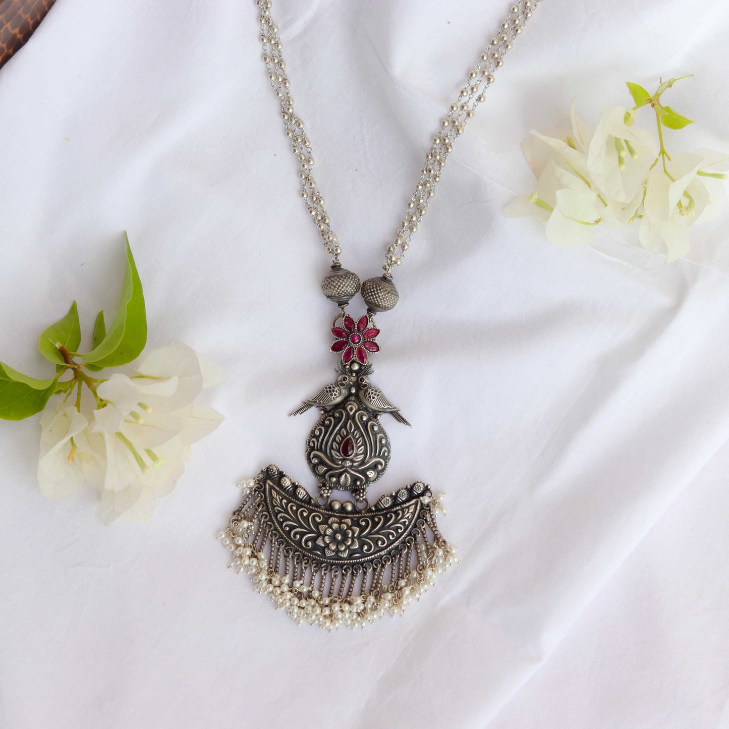pendant necklace