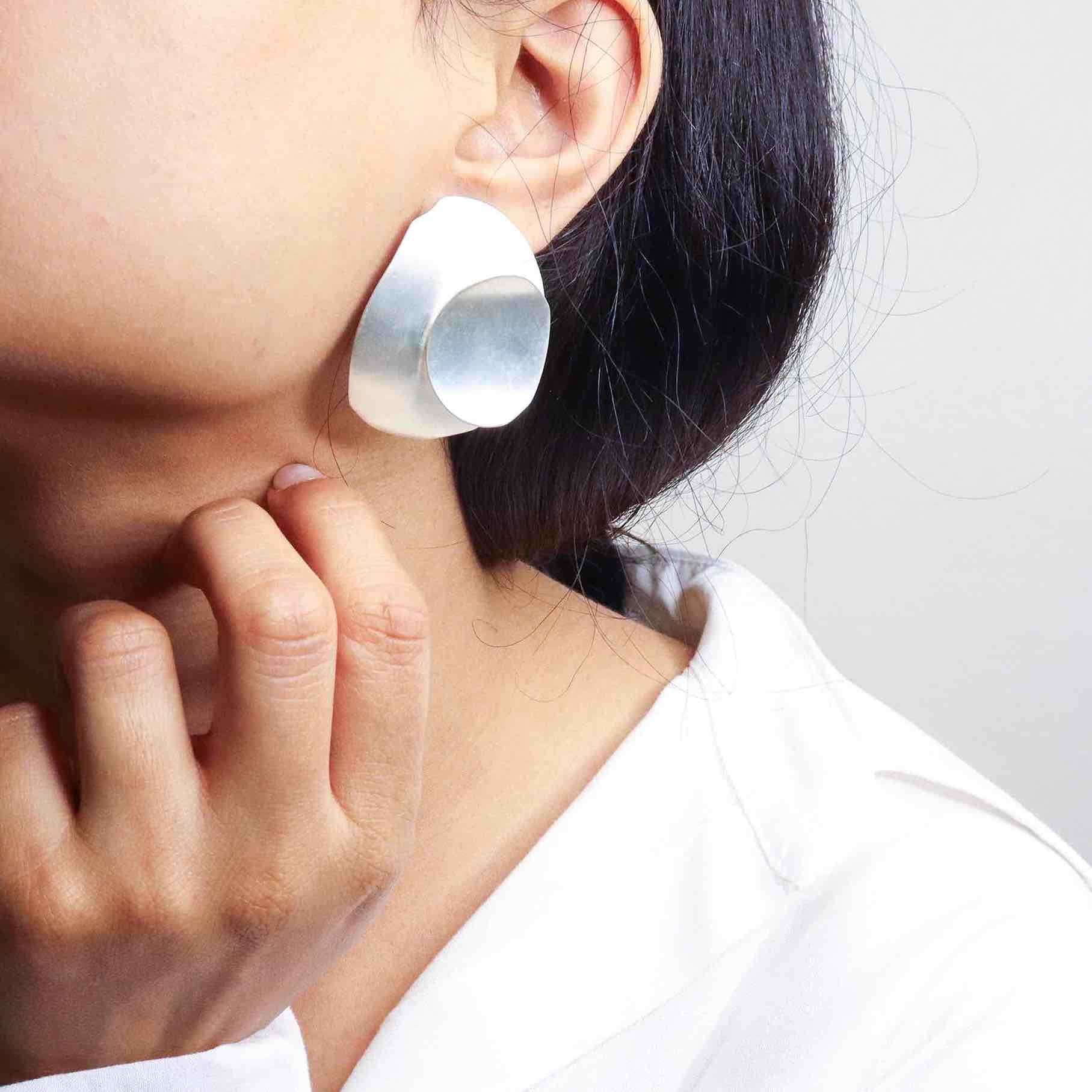 new generation aesthetic style sterling silver earrings for Gen Z