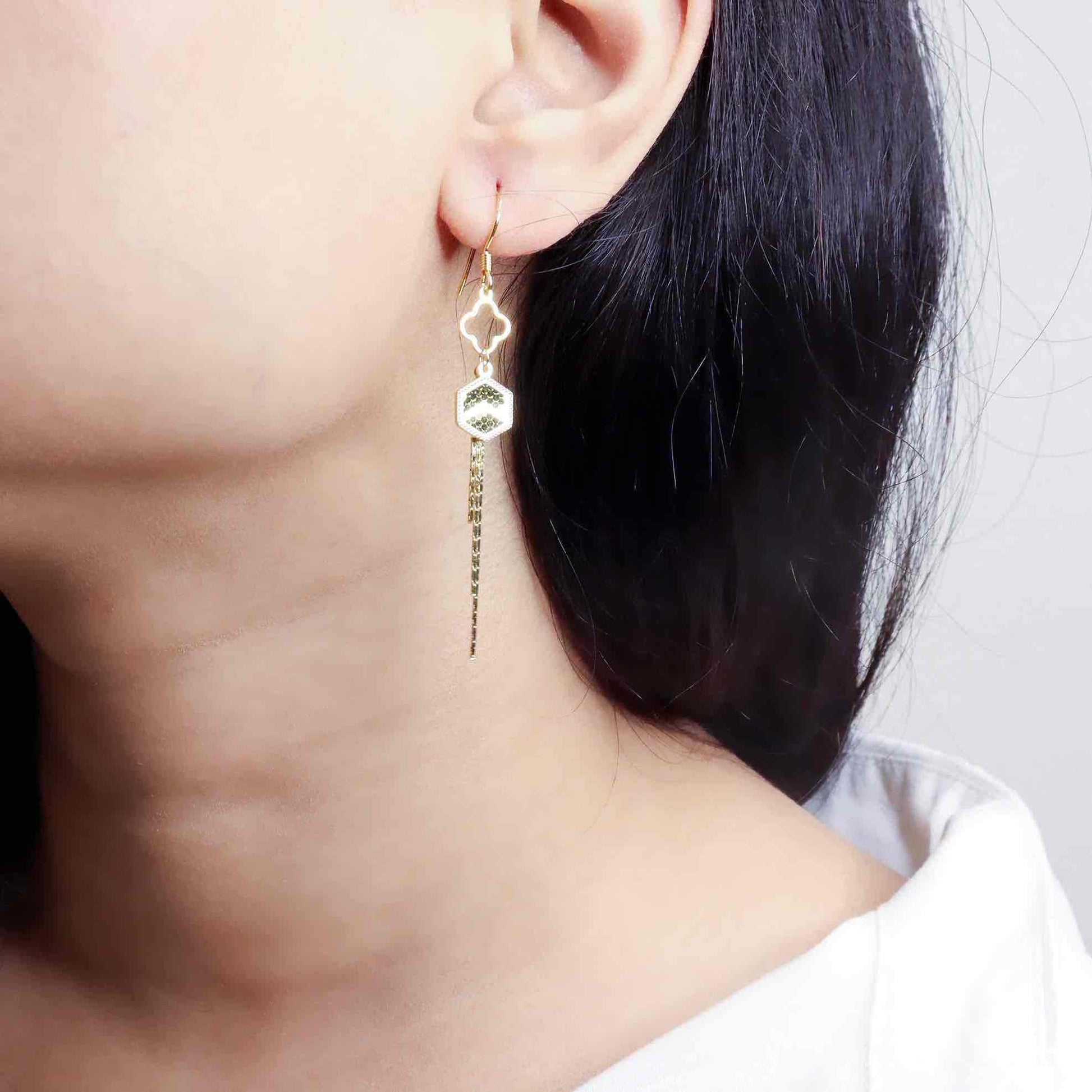 Lightweight silver earrings offering effortless elegance and comfort for daily wear.