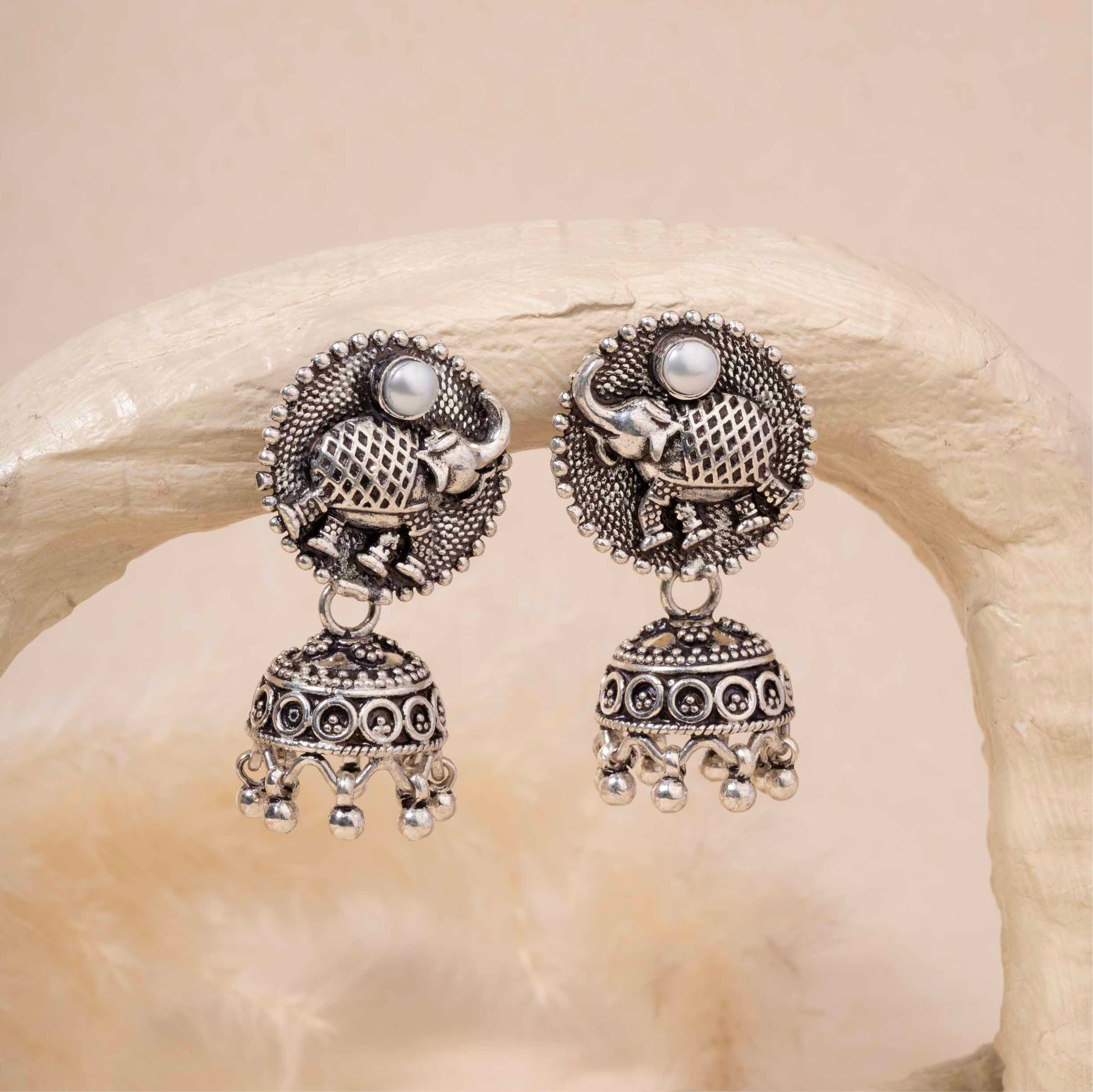 Nitya Jhumka