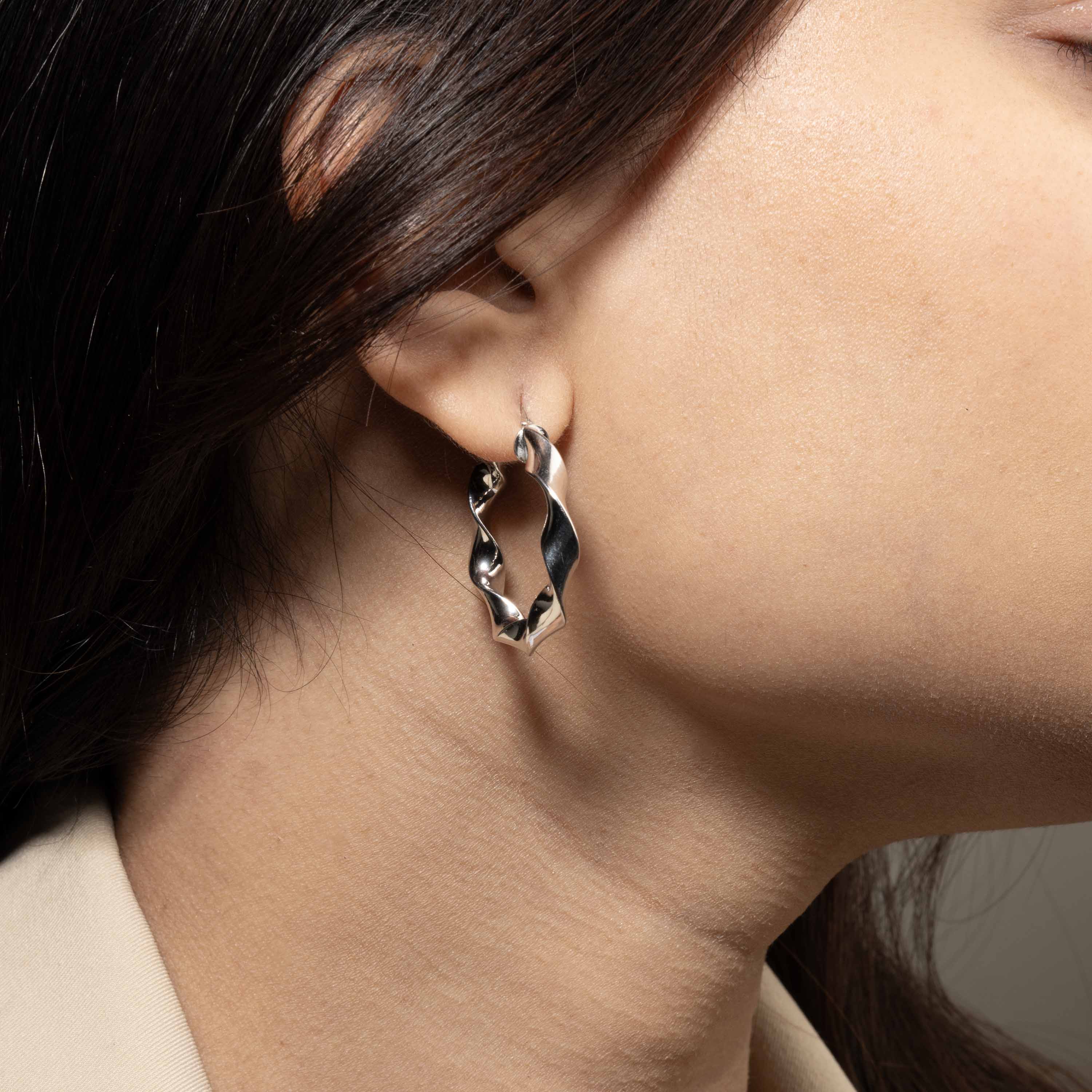 Silver hoops for women
minimal silver earrings for women
valentine gift
latest designs of hoops for women
gift for women
gen z jewellery
gen z jewellery brand
Silver Tokri gen z jewellery
