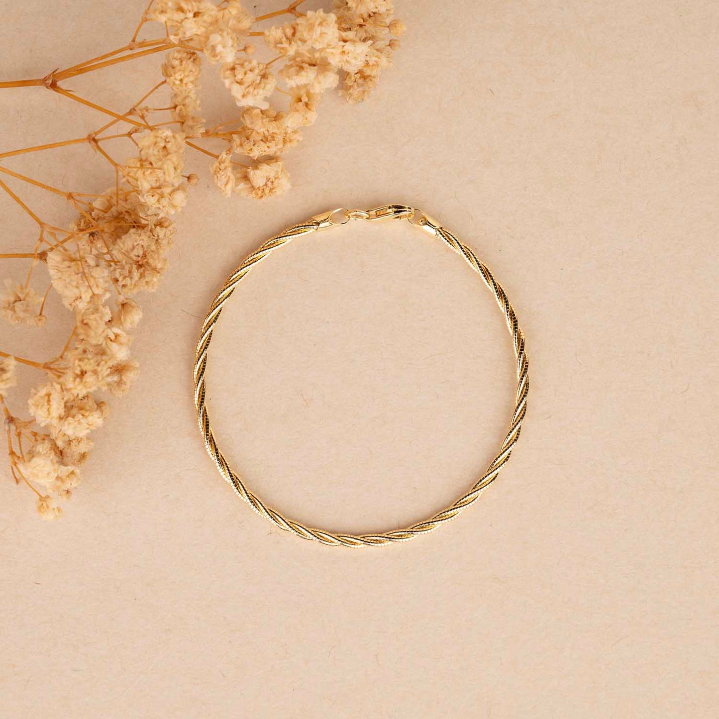Sleek Gold Bracelet