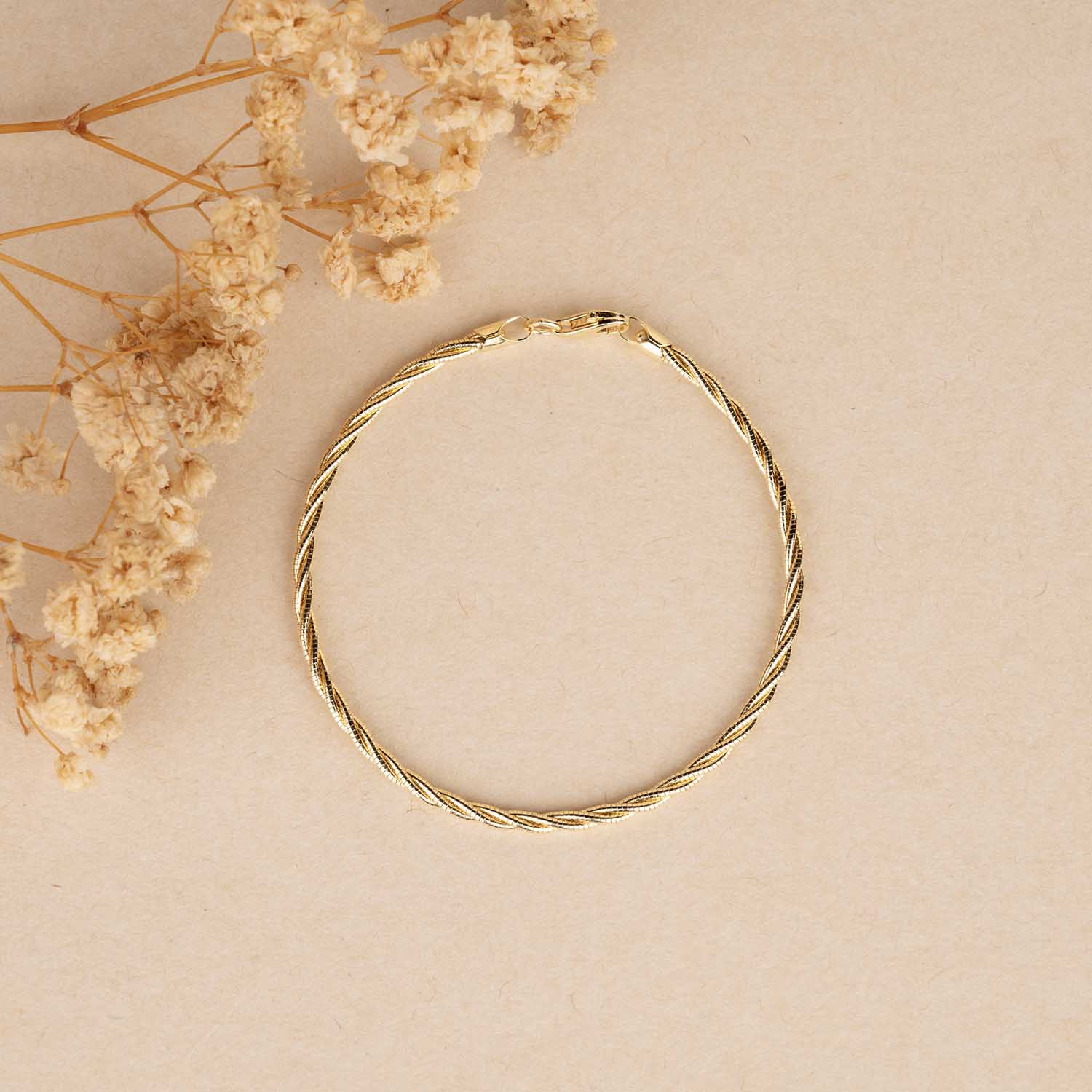 Sleek Gold Bracelet