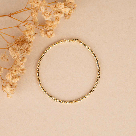 Sleek Gold Bracelet