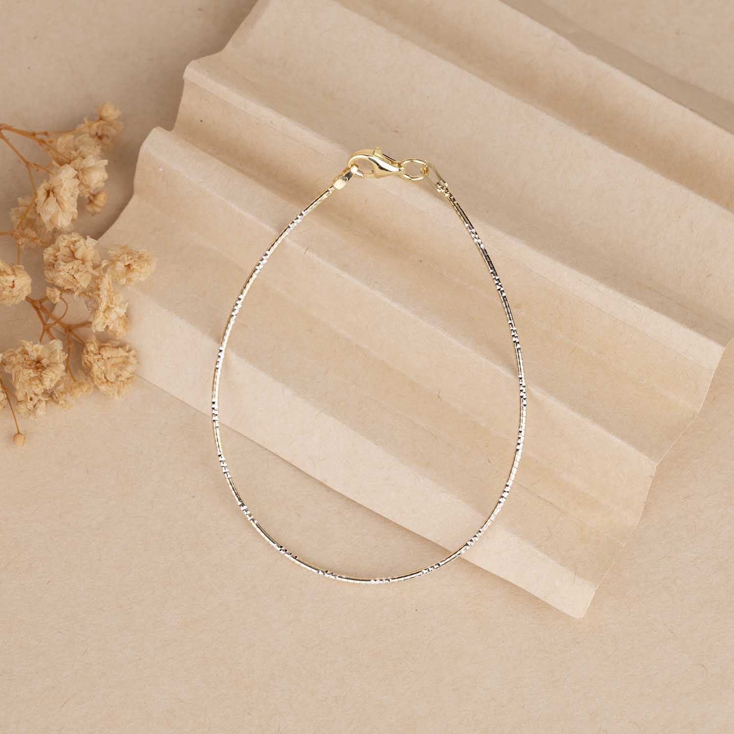 Sleek Gold Bracelet
