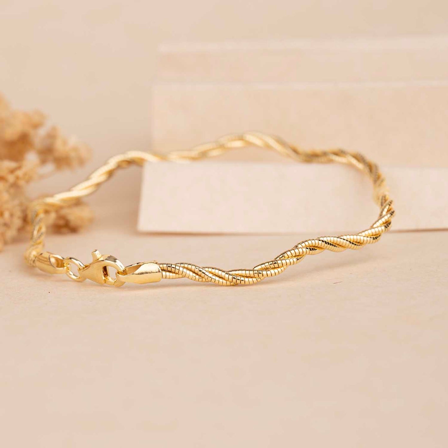 Sleek Wavy Gold Bracelet