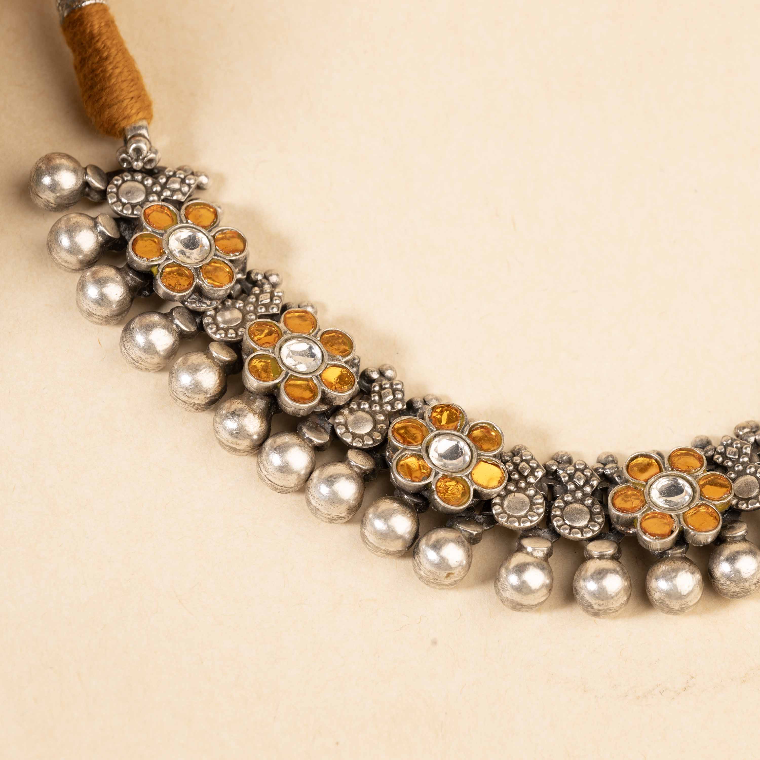 Surya choker