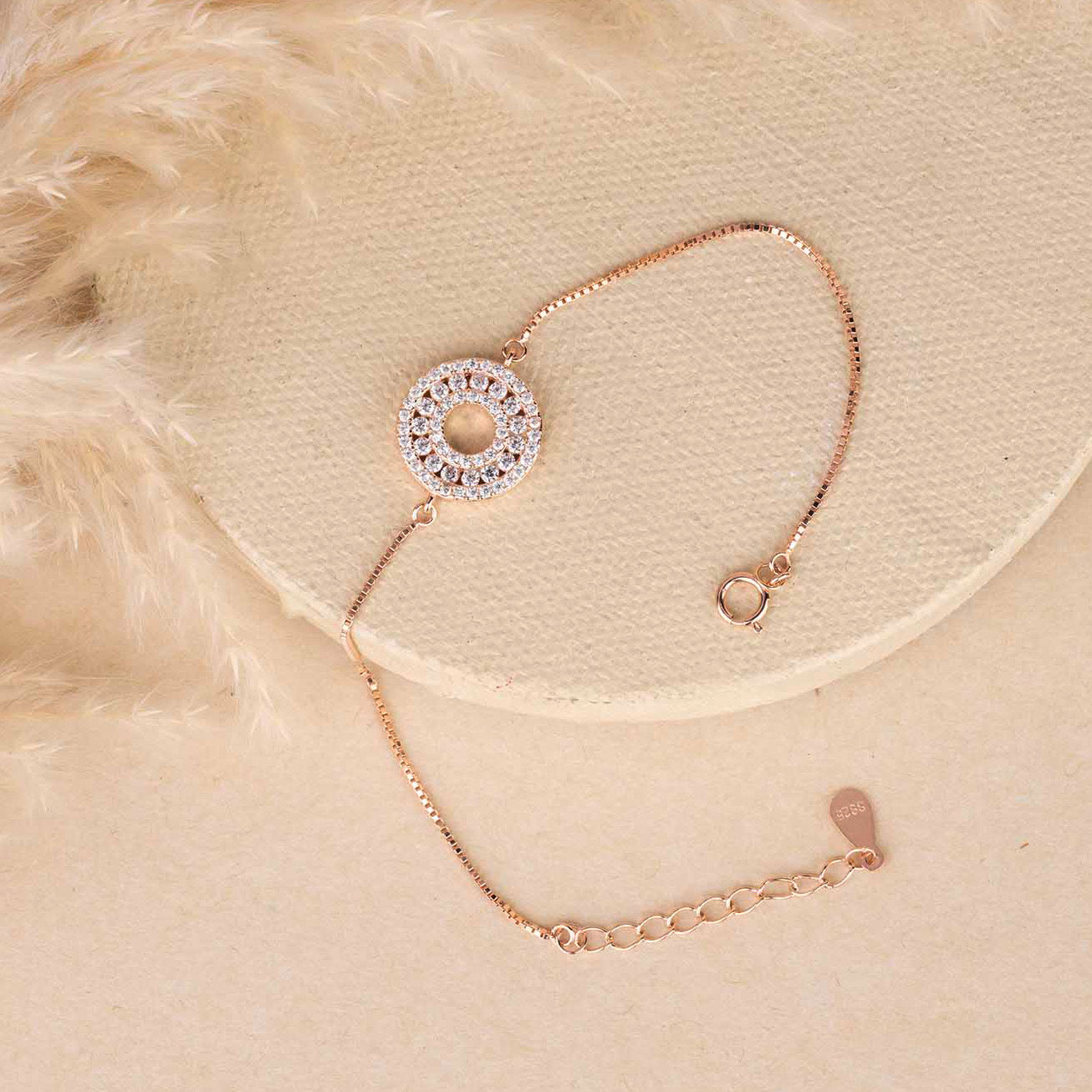 Sparkling Round Bracelet