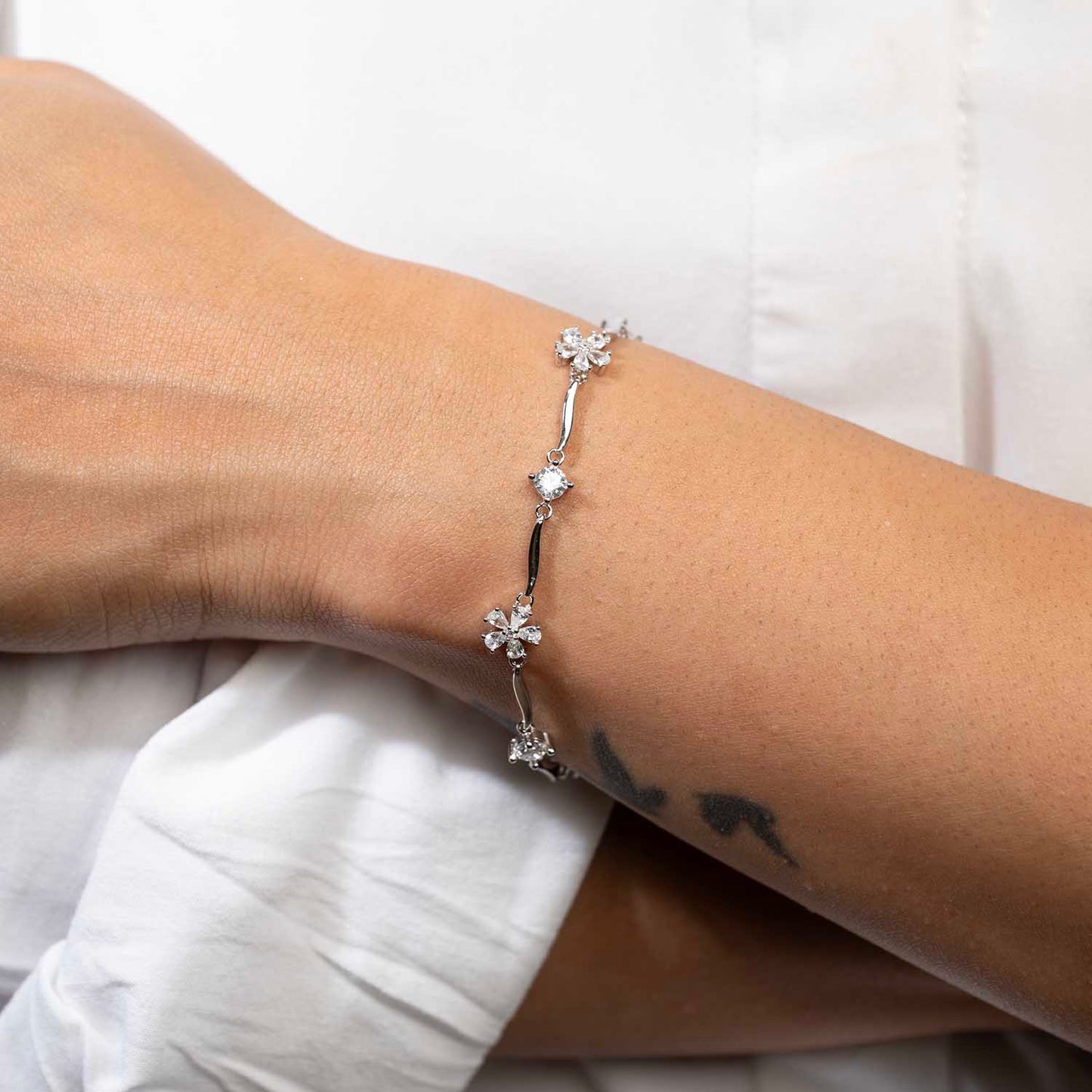 Sparkling Floral Bracelet
