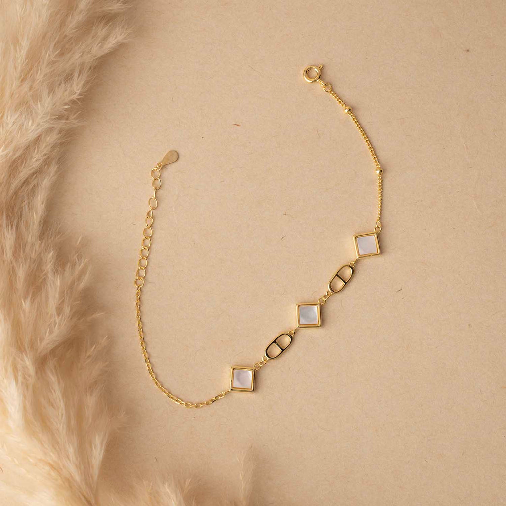 Minimal Gold Bracelet