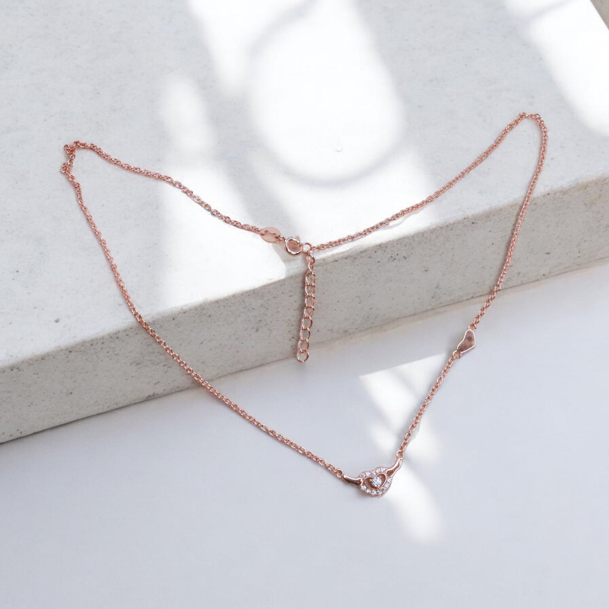 Beautiful silver chain for every day use, lightweight and minimal