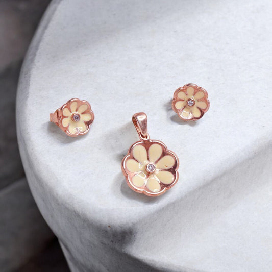 Pretty Yellow Flower Pendant and Earrings