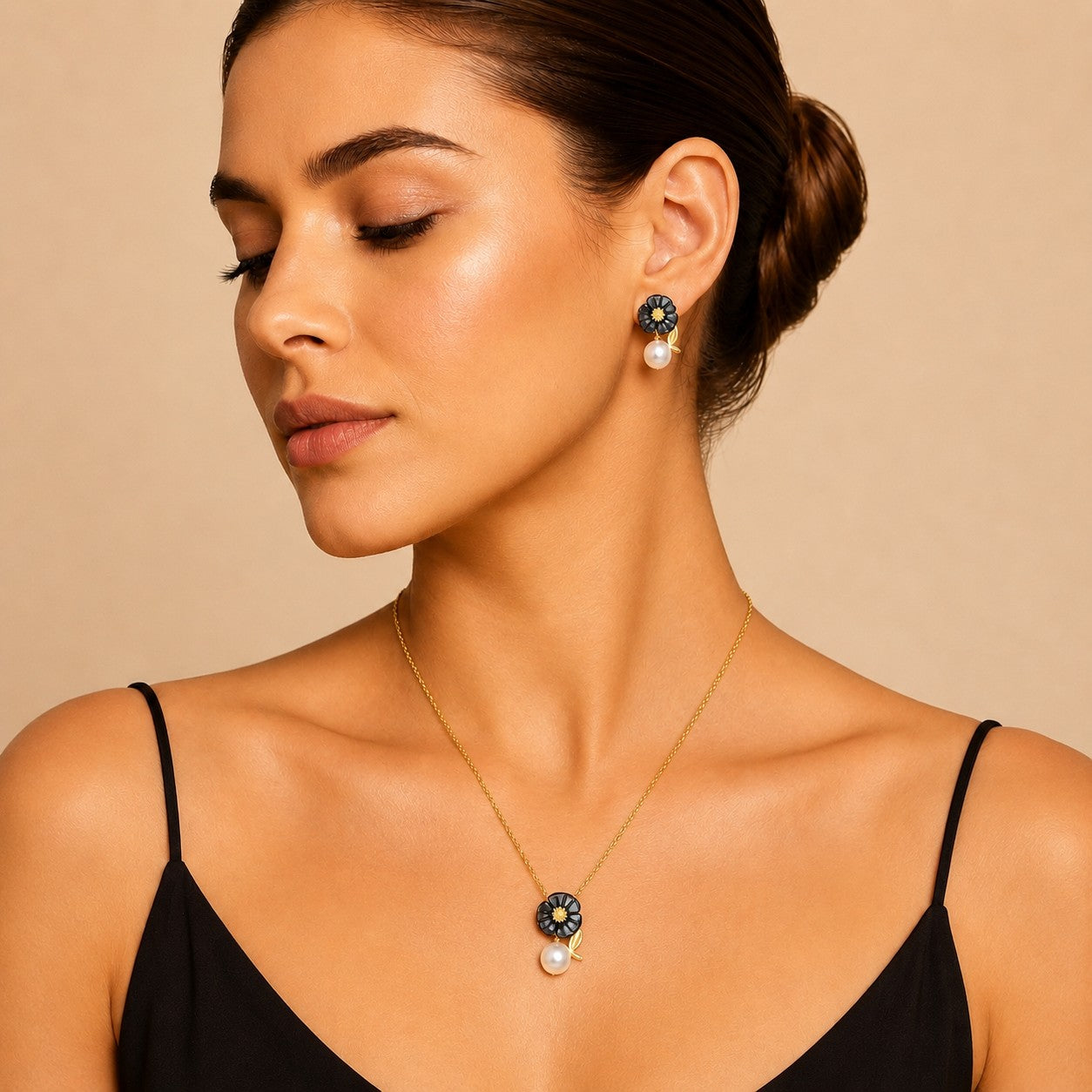 Black Mother of Pearl Flower Pendant & Earrings Set in 925 Sterling Silver
