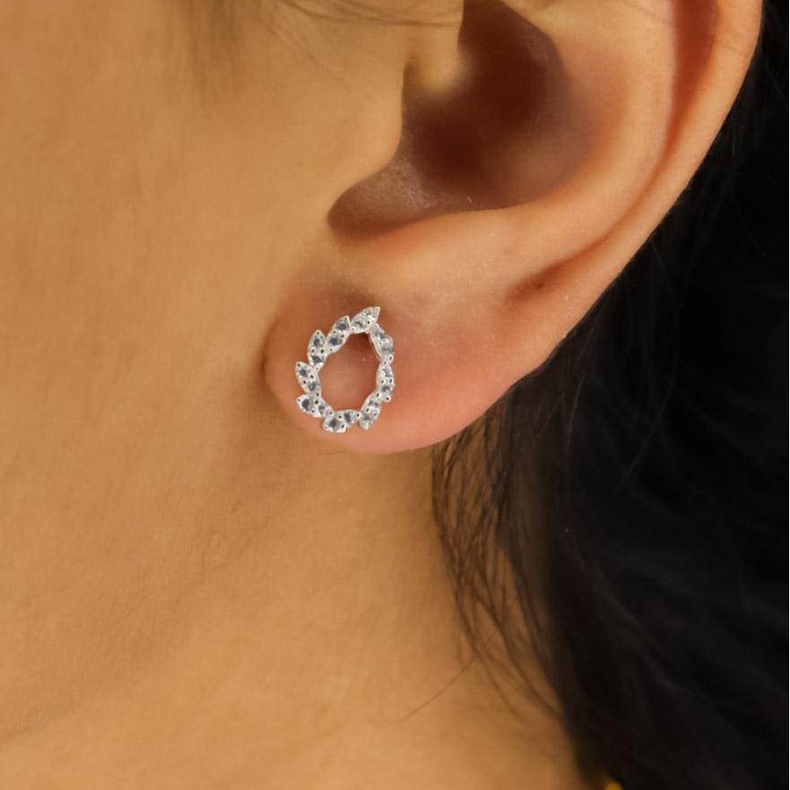 silver stud earrings      