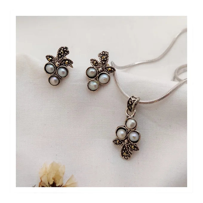 pendant and earrings set         